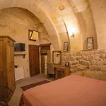 Pietra Cave فندق أوروغوبْ