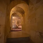 Pietra Cave فندق أوروغوبْ
