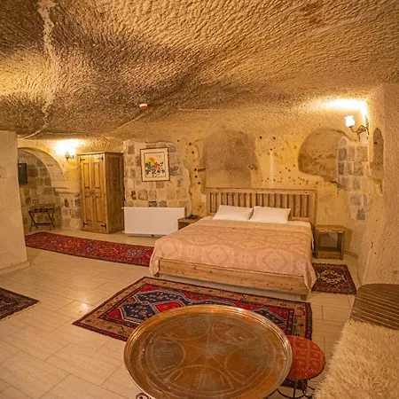 Pietra Cave فندق