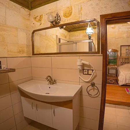 Pietra Cave Hotel *