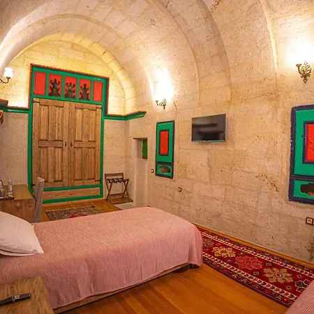 Otel Pietra Cave